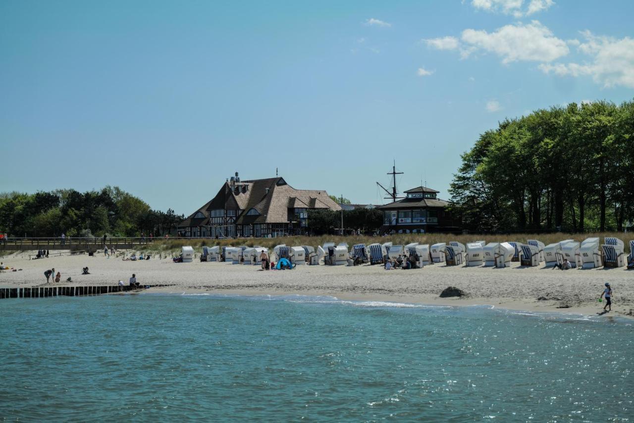 Ferienwohnungen Meerfarbig Zingst - Haustierfrei -Terrasse Mit Strandkorb Oder Balkon - E-Ladesaeule - Parkplatz - Wlan - Fahrradschuppen - Waschtrockner - Ruhig Und Zentral - Nichtraucher Εξωτερικό φωτογραφία