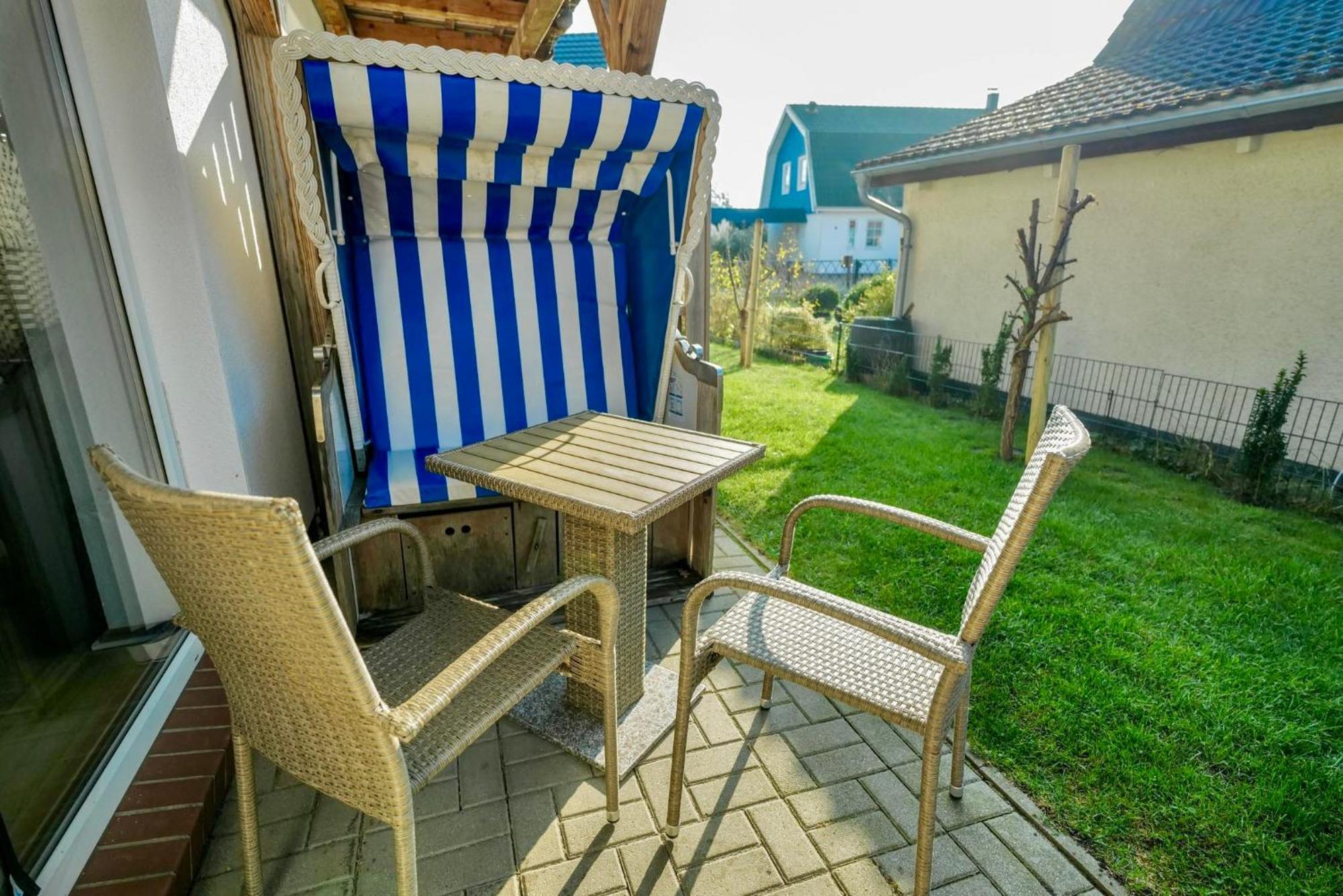 Ferienwohnungen Meerfarbig Zingst - Haustierfrei -Terrasse Mit Strandkorb Oder Balkon - E-Ladesaeule - Parkplatz - Wlan - Fahrradschuppen - Waschtrockner - Ruhig Und Zentral - Nichtraucher Εξωτερικό φωτογραφία