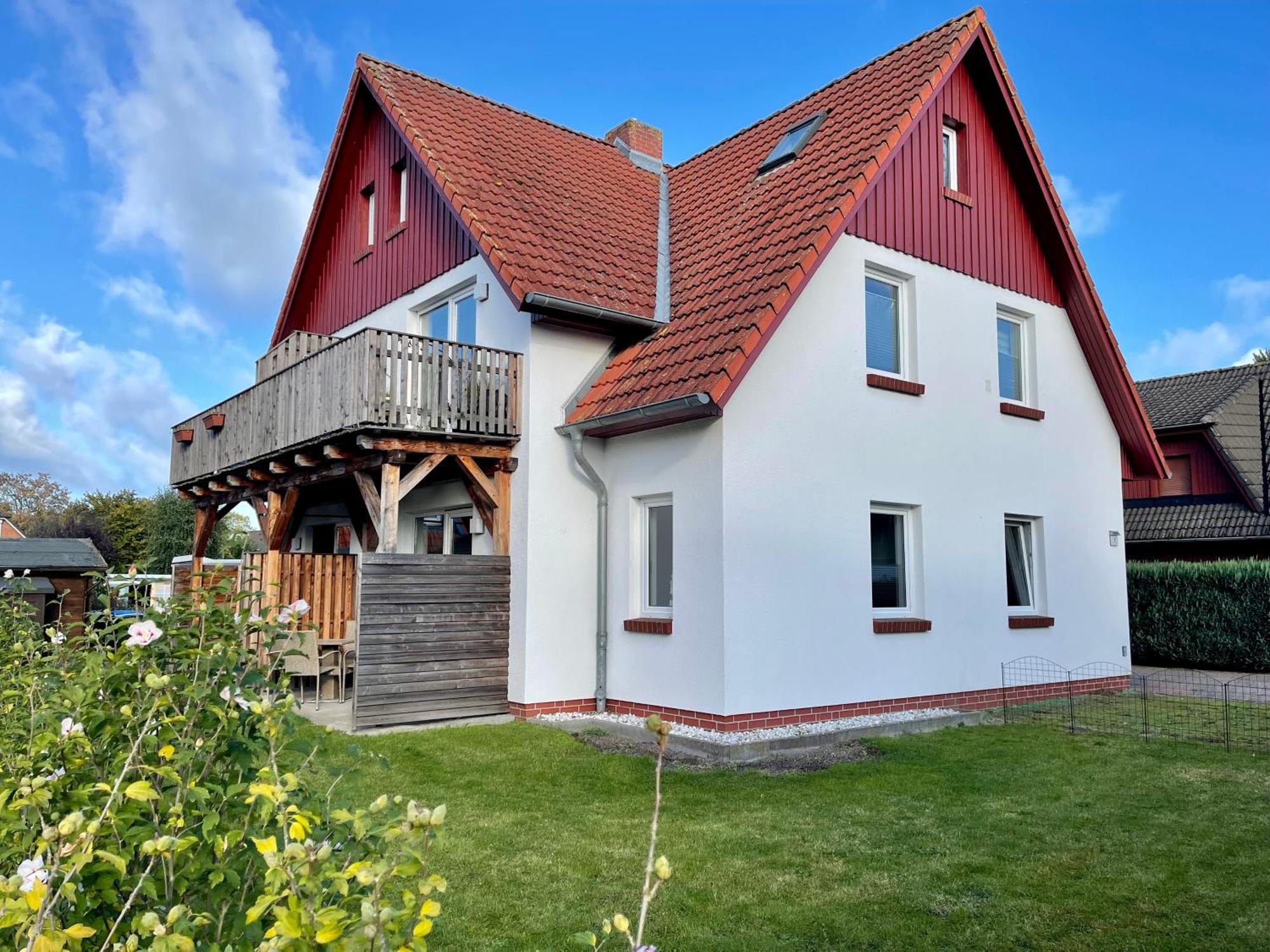 Ferienwohnungen Meerfarbig Zingst - Haustierfrei -Terrasse Mit Strandkorb Oder Balkon - E-Ladesaeule - Parkplatz - Wlan - Fahrradschuppen - Waschtrockner - Ruhig Und Zentral - Nichtraucher Εξωτερικό φωτογραφία