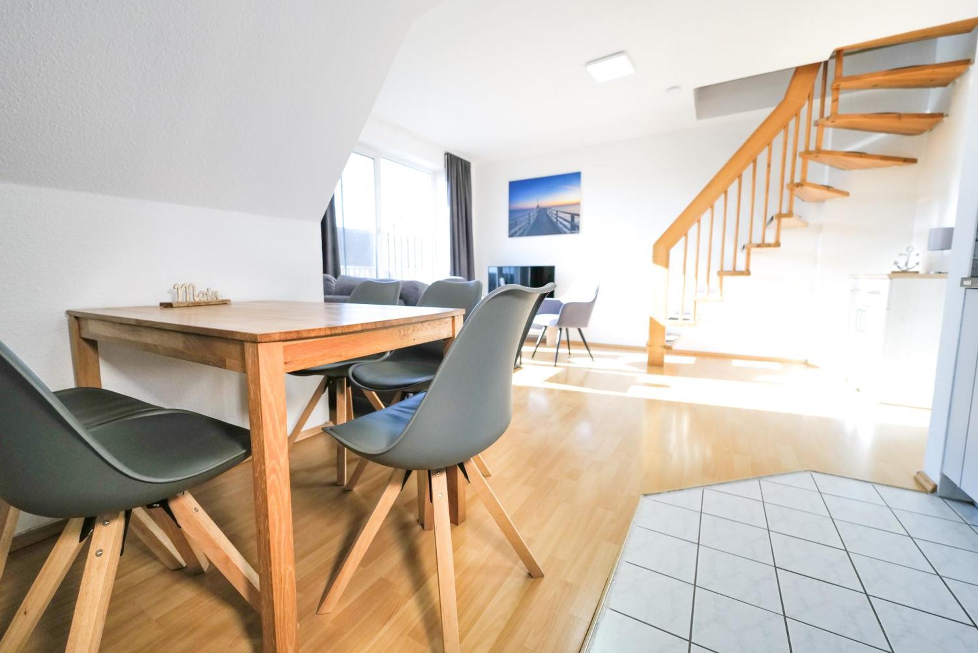 Ferienwohnungen Meerfarbig Zingst - Haustierfrei -Terrasse Mit Strandkorb Oder Balkon - E-Ladesaeule - Parkplatz - Wlan - Fahrradschuppen - Waschtrockner - Ruhig Und Zentral - Nichtraucher Εξωτερικό φωτογραφία