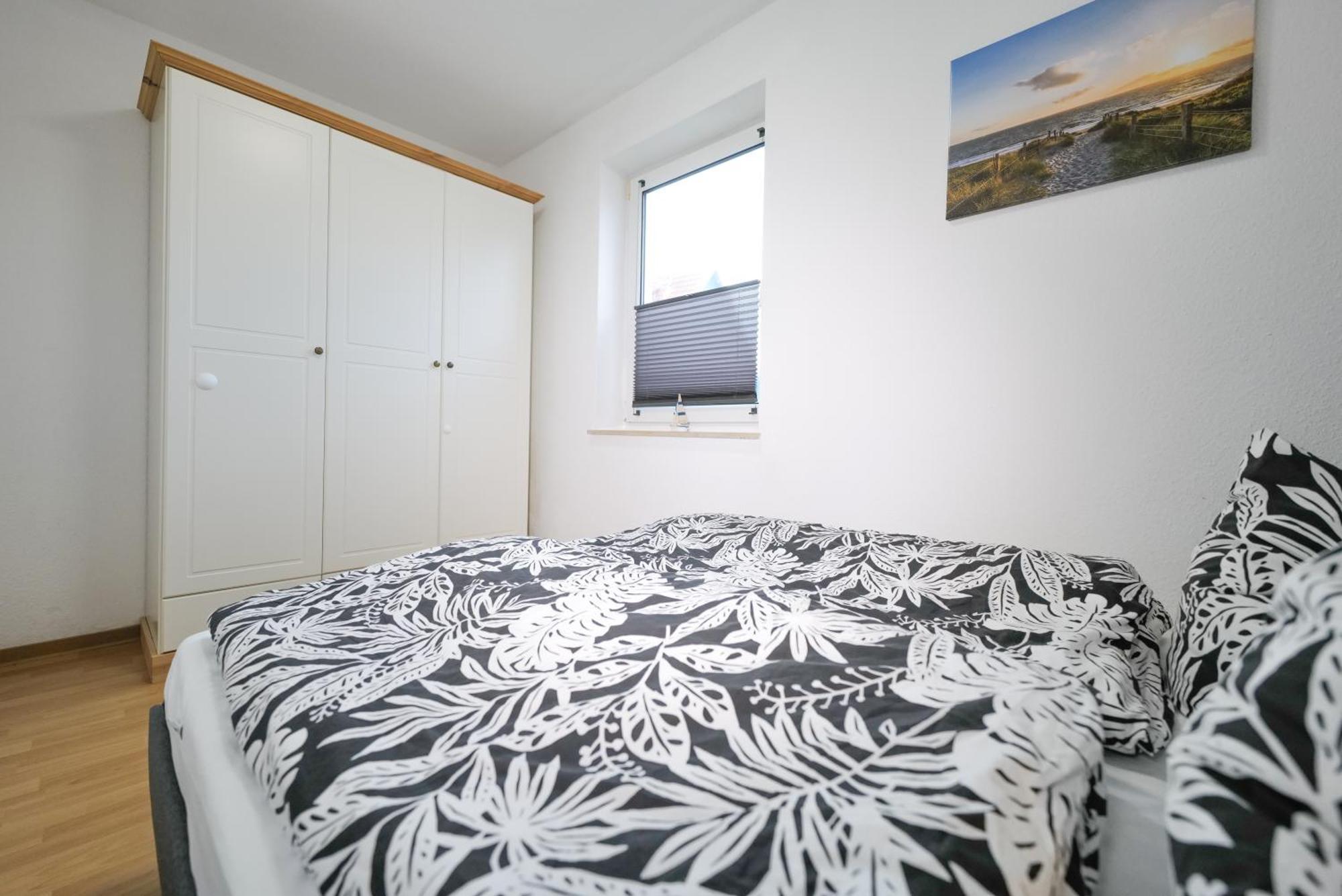 Ferienwohnungen Meerfarbig Zingst - Haustierfrei -Terrasse Mit Strandkorb Oder Balkon - E-Ladesaeule - Parkplatz - Wlan - Fahrradschuppen - Waschtrockner - Ruhig Und Zentral - Nichtraucher Εξωτερικό φωτογραφία